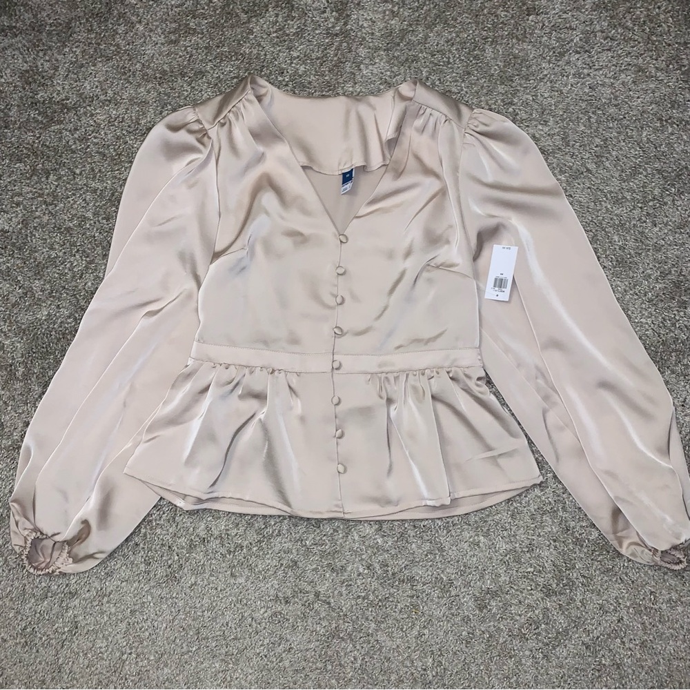 💕 SALE 💕 New Old Navy Women’s Elegant Cream Button-Up Blouse size XS